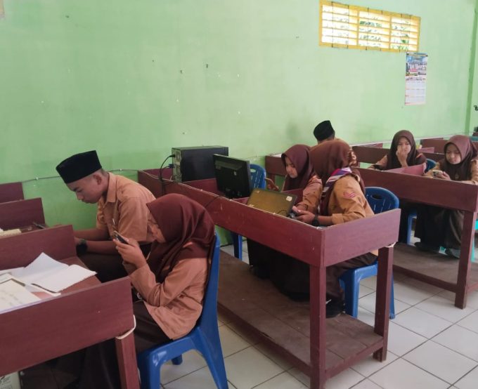 15 siswa MTsN 5 Mandailing Natal siap ikuti Try Out KSM Batch 3
