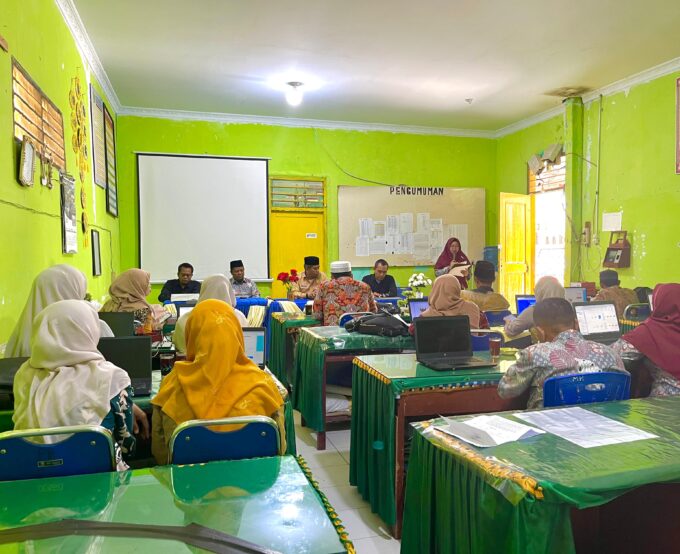 MTsN 5 Mandailing Natal Jadi Tuan Rumah Sosialisasi dan Bimtek Aplikasi SRIKANDI