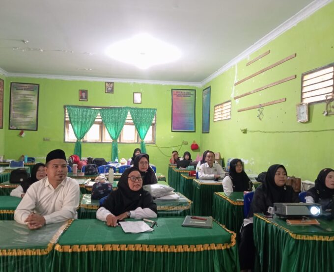Kepala MTsN 5 Mandailing Natal Perkuat Tim ZI Menuju WBK