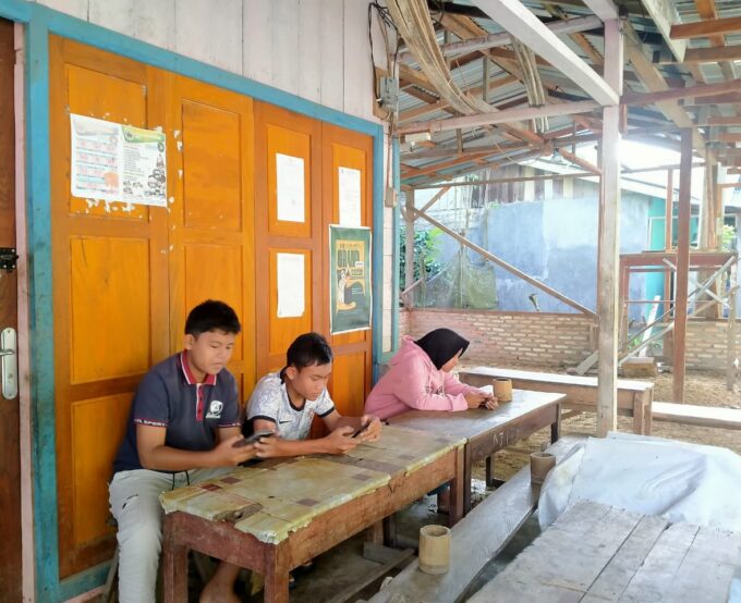 Prioritaskan Keselamatan, MTsN 5 Madina Alihkan Ujian Semester ke Sistem Online