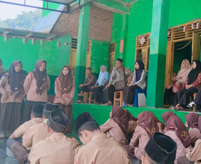 Seru! MTsN 5 Mandailing Natal Gelar Penetapan Bakal Calon Presiden dan Wapres OSIM