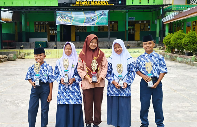 Siswa MTsN 5 Mandailing Natal Toreh Prestasi di Festival Kreativitas dan Pentas Bakat Sportivitas